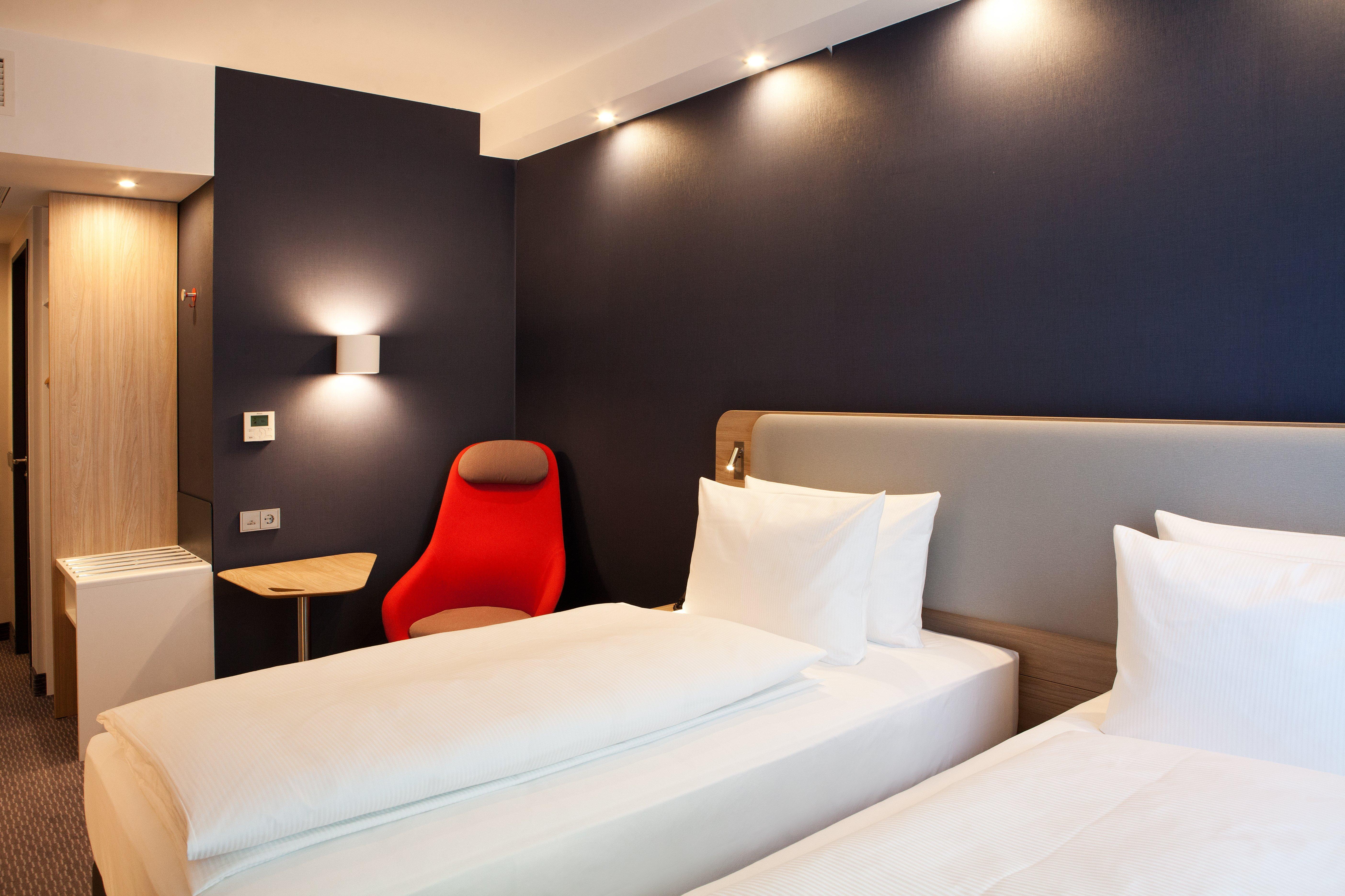 Holiday Inn Express Munich - Olching By Ihg Екстериор снимка